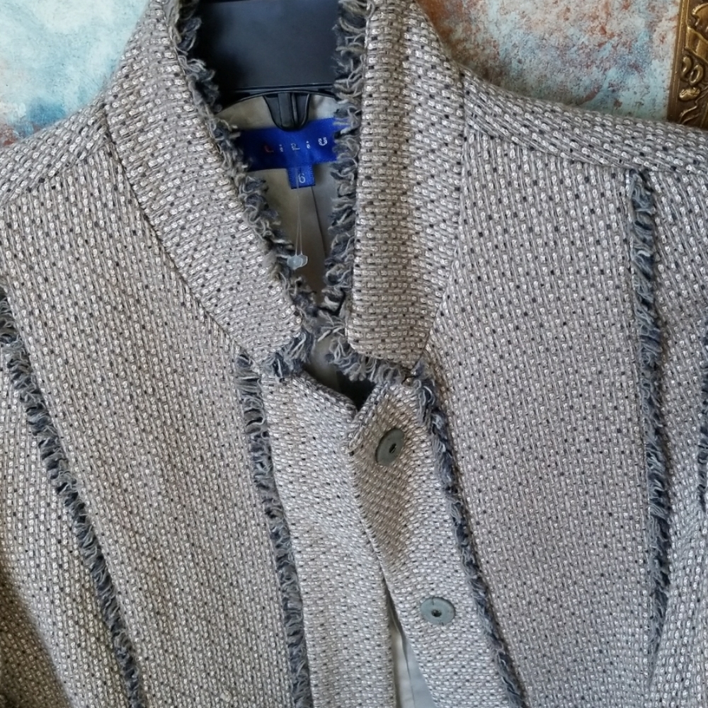 Blazer - Picture 3 of 3